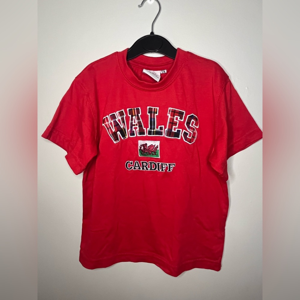 Manav Premier Clothing Red Wales Cardiff Boys Short Sleeve T-shirt Size 7/8